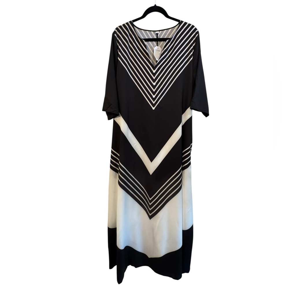Elegant Black and White Chevron‎ Beach Cover Up